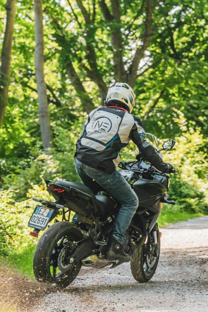 neadv_kawa_wmHR-57